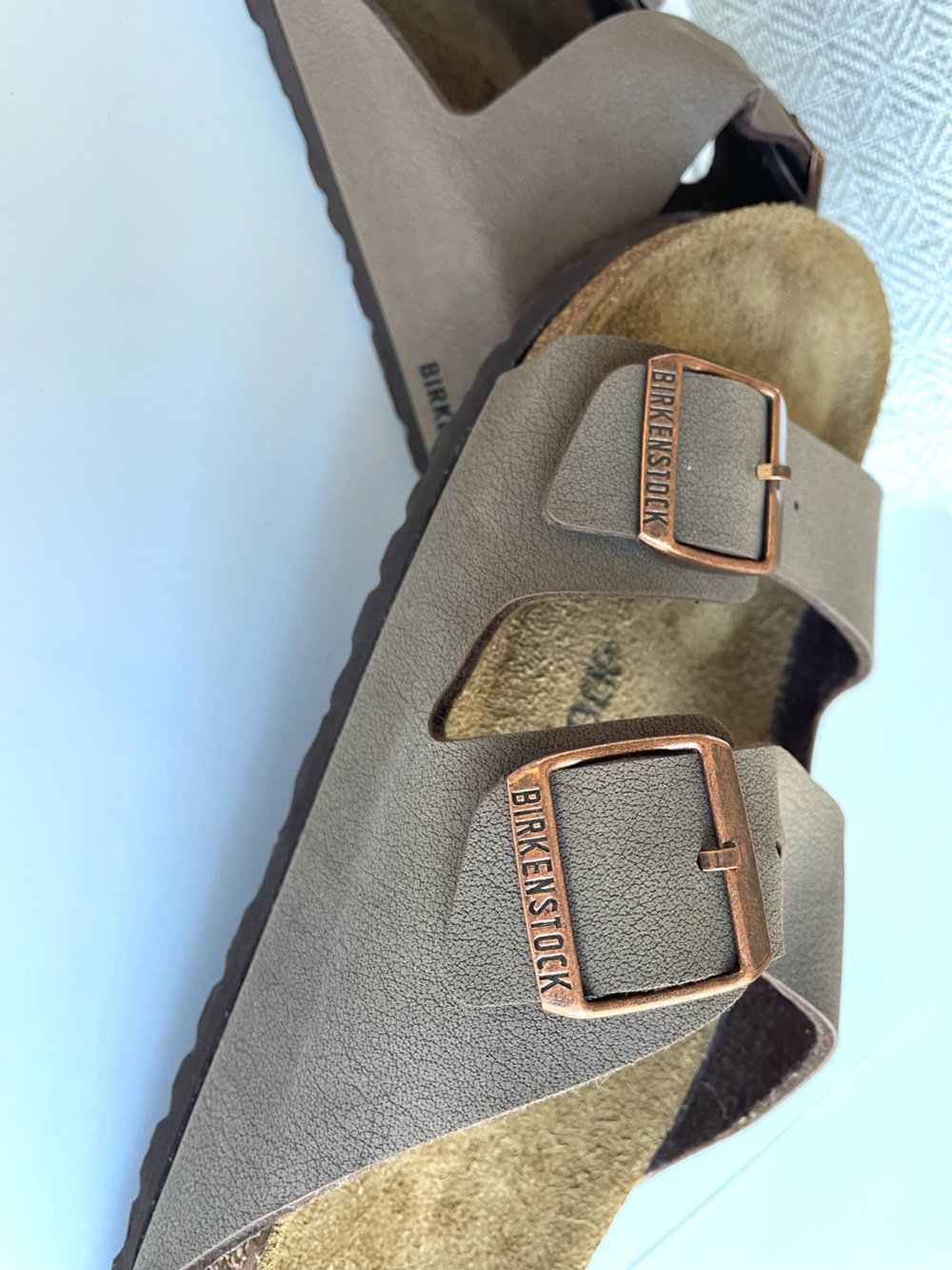 Birkenstock Arizona Sandal Mocha Two-Strap Iconic Light Brown EU 44 M11 Reg NWOT - Picture 9 of 14